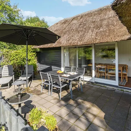 Holiday home Pet Friendly In With Kitchen