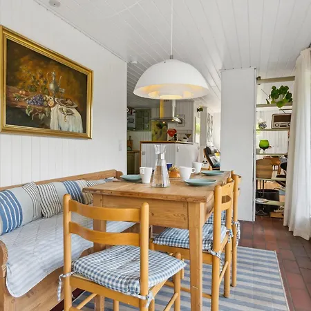 Pet Friendly In With Kitchen Holiday home *