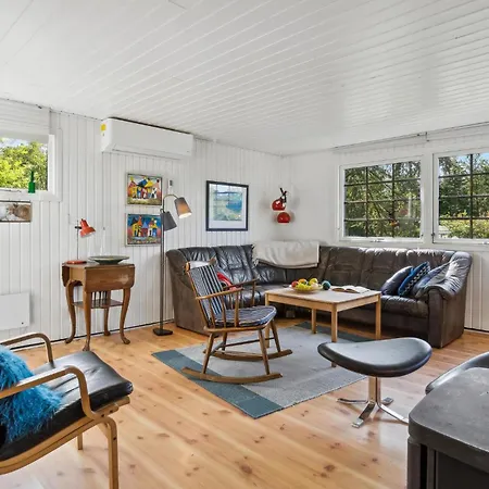Holiday home Pet Friendly In With Kitchen