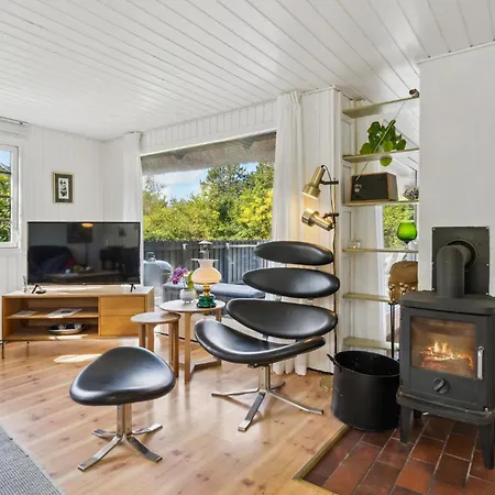 Pet Friendly In With Kitchen Holiday home *