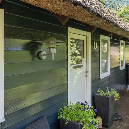 Holiday home Pet Friendly In With Kitchen