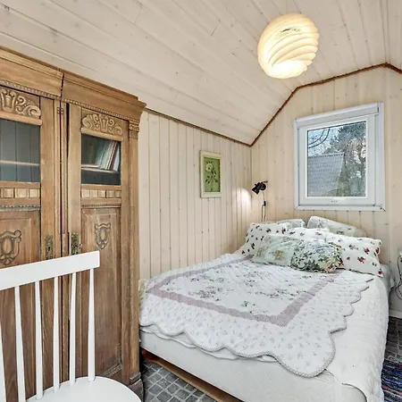 Pet Friendly In With Kitchen Hemmet